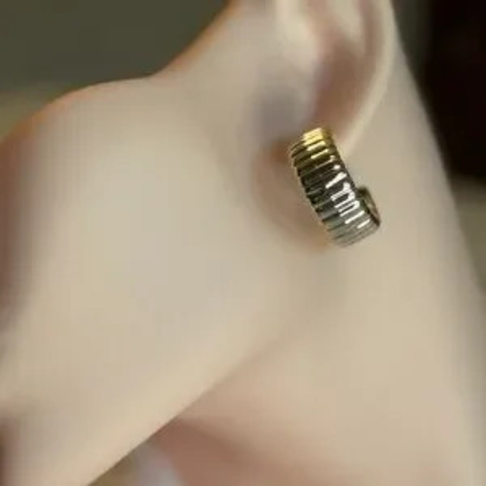 Casual Modern Gold Stud Earrings - Picture 3 of 5